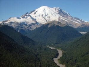 Mount rainier mountain in distance